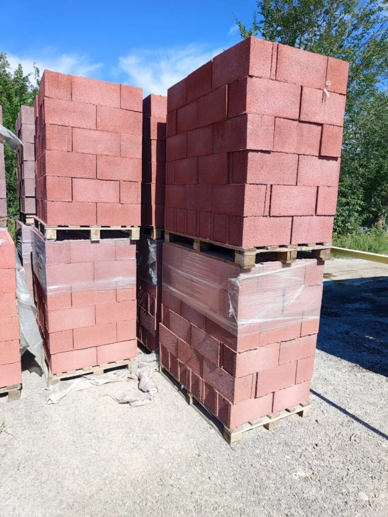 красный блок поддон